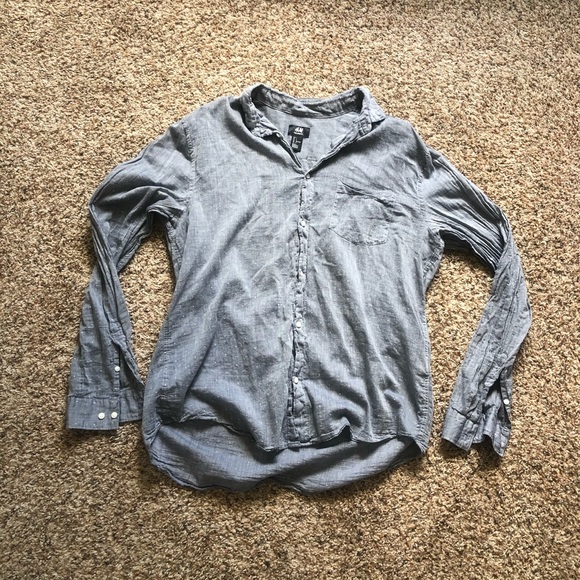 H&M Other - H&M Men’s Relaxed Fit Button Up Shirt - Size L